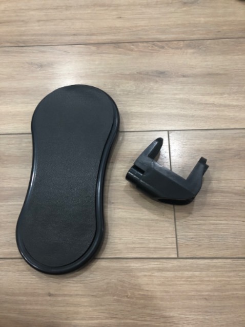 Đề nghị đổi hàng có đủ ốc vít bắt vào bàn mới dùng được