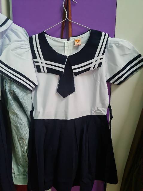 Phom to, tay áo phồng bo to, k ôm tay