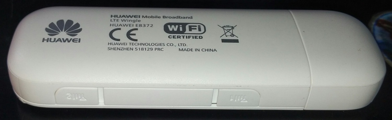 Sản phẩm nguyên hộp, rất đẹp, có tem Anh Ngọc như quảng cáo. Chi tiết sắc xảo. Cắm sim Mobi F500 lên 4G tốc độ nhanh và ổn định. Có cổng cắm anten ngoài, dạng anten đôi diversity. Có khe microSD.