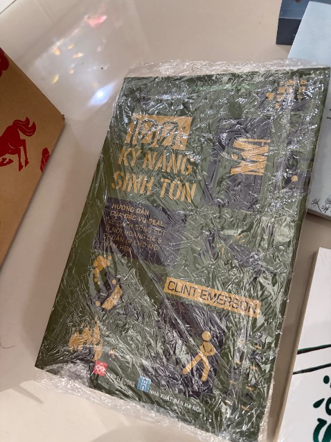 Sách hay, lôi cuốn. Tết cũng giao hỏa tốc.