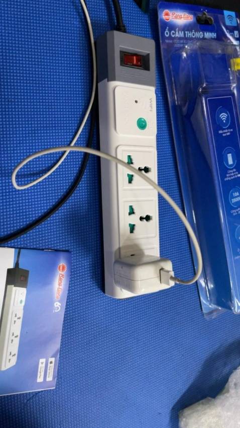 Hàng trông khá chắc chắn, điều khiển bằng wifi nhạy. Còn điều khiển bằng bluetooth chưa thử. Điểm trừ là không thể điều khiển từng ổ cắm như ổ điện của trung quốc. Hàng trông khá chắc chắn, điều khiển bằng wifi nhạy. Còn điều khiển bằng bluetooth chưa thử. Điểm trừ là không thể điều khiển từng ổ cắm như ổ điện của trung quốc.