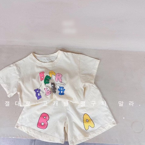 Shop giao nguyên vẹn ko móp méo đóng gói kỹ. Sách hay bé rất thích ạ. Hình ảnh mang tc minh hoa