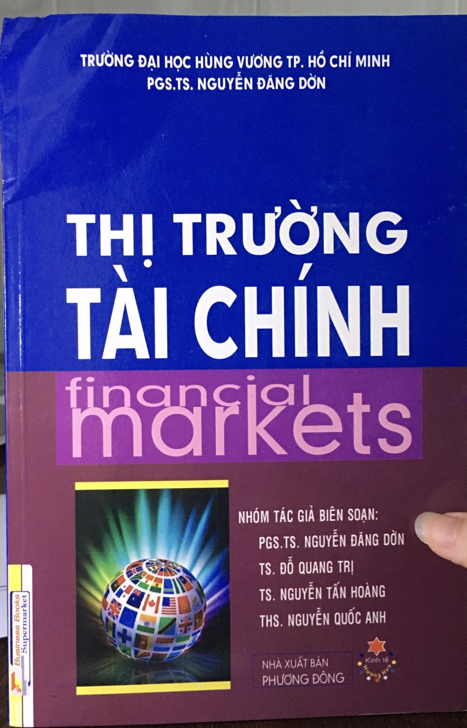 Sách đẹp, có cả hoá đơn nữa. Tuy nhiên quá trình vận chuyển vẫn làm gãy sách. Mong shop sẽ đóng gói kỹ hơn