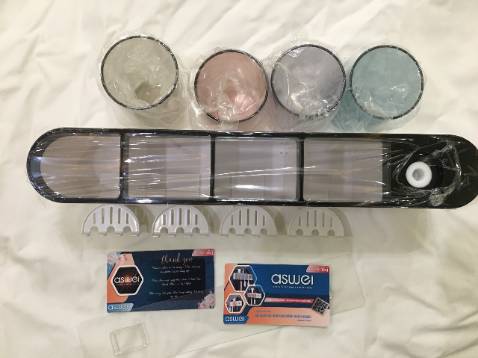 ***% hàng nhận được giống bài viết và video giới thiệu.

02.Tất cả được lắp ráp trên 1 thân kệ gồm: cốc, giá treo bàn chải đánh răng, dụng cụ nhả kem đánh răng tự động, hộc nhỏ chứa mấy đồ linh tinh nữa.

03.Mẫu mã đẹp, màu sắc bắt mắt.

04.Thân kệ là nhựa cao cấp,miếng dán chịu lực tốt, lắp rất nhanh, không mất công đi mượn khoan vít....

05.Nhả kem ổn.

06.Từ khi lắp mẫu kệ này, mỗi lần vào thấy sang, gọn gàng hơn trước rất nhiều.

07.Đây là mẫu kệ mình rất ưng ý, trước có sử dụng mẫu kệ khác nhưng không ưng bằng em này.

08.Một sản phẩm tốt từ hãng aswei, nên tin tưởng dùng nha các thím.