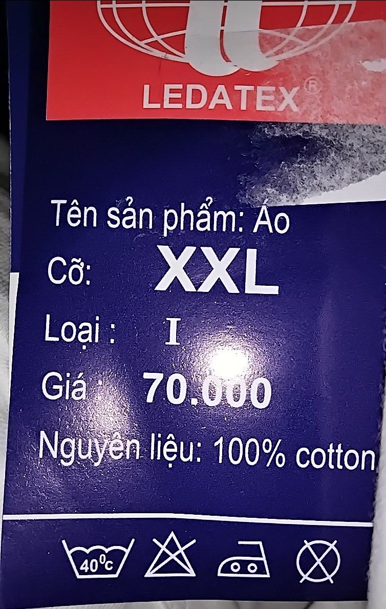 Rất ưng ý với áo mua ở đây, thun dày, size chuẩn có cả kèm theo quà tặng và thư cảm ơn. Áo mặc mát lắm mọi người nên mua.