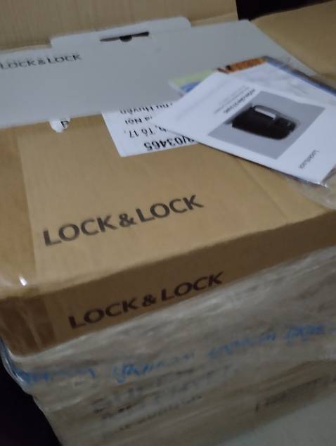 Nồi rộng, nhưng khi chiên quạt kêu rất to,ồn ào khó chịu, độ bền thì không biết, chờ thời gian mới biết,đễ sử dụng, nhưng không biết kích hoạt bảo hành, và khi cần bảo hành thì phải làm như thế nào, chỉ thấy một cái phiếu chưa điền thông tin gì, mua lúc sale nên được tặng ấm siêu tốc cùng hãng nhưng phải đợi tận gần mười ngày sau mới gửi quà tặng cho mình ,đóng gói và gửi nồi nhanh nhưng quà tặng thì ...quá chậm