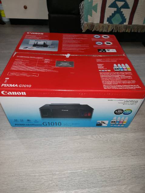 Giao hàng nhanh, nguyên thùng có tem bảo hành. Đã khui và sử dụng, đầy đủ phụ kiện, mực....máy in màu đẹp. Không biết mực mắc hay rẻ.