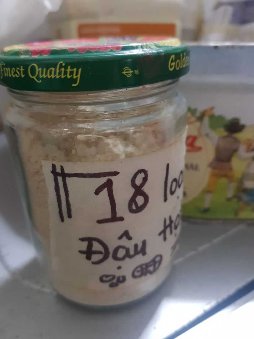 Sản phẩm thơm, không gắt dầu như các loại đậu rang thông thường. Nhà mình có người già và con nít, dùng đều thích. Tuy nhiên, mình góp ý shop nên tạo các loại bao bì khác nhau để dễ phân biệt giữa các loại sản phẩm. Mình mua 5 loại hạt để dùng và 18 loại hạt để tặng, mà mém tí cắt nhầm bịch vì bao bì quá giống nhau :s