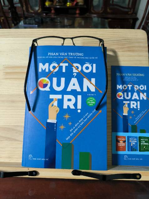 Sách mang thiên hướng kể chuyện, kể cả thành công lẫn thất bại. Kinh nghiệm quản trị và trải nghiệm thực tế của Giáo Sư giúp chúng ta nảy sinh khá nhiều ý tưởng trong suốt quá trình lãnh đạo doanh nghiệp. Nội dung sâch rất thực tế, ko mang hàm ý "nổ" như những chuyên gia thiếu kinh nghiệm. Rất nên đọc