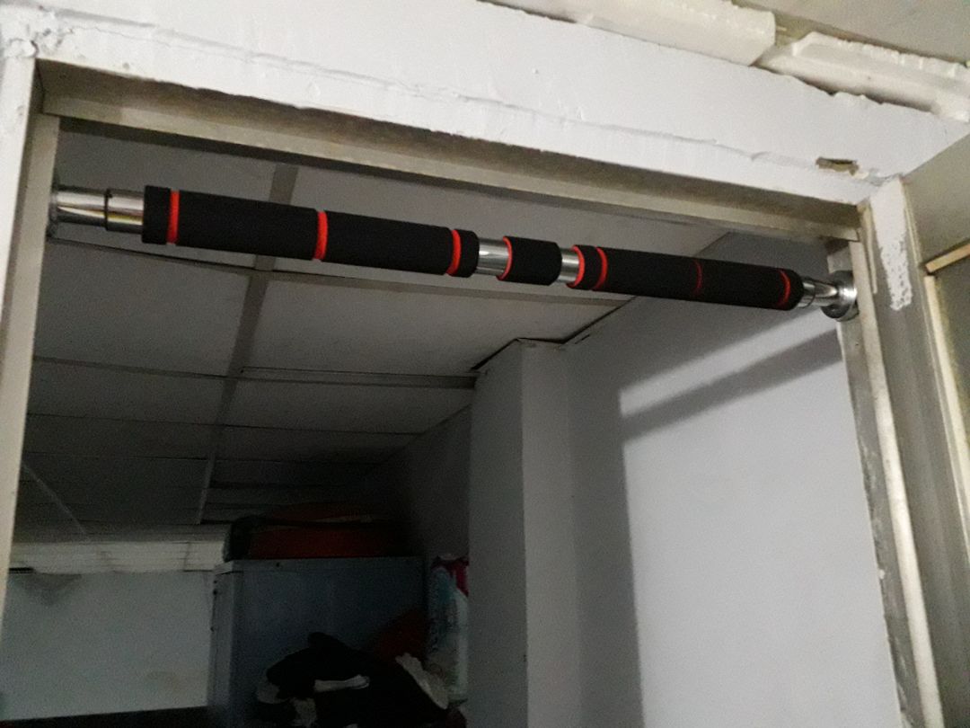 Chất lượng tốt, giống hình ảnh trên shop đăng, gói hàng cẩn thận. Có con ốc để bắt cố định và miếng cao su đầy đủ. Bao tay được, giá cả hợp lý nói chung là shop bán đồ ok.