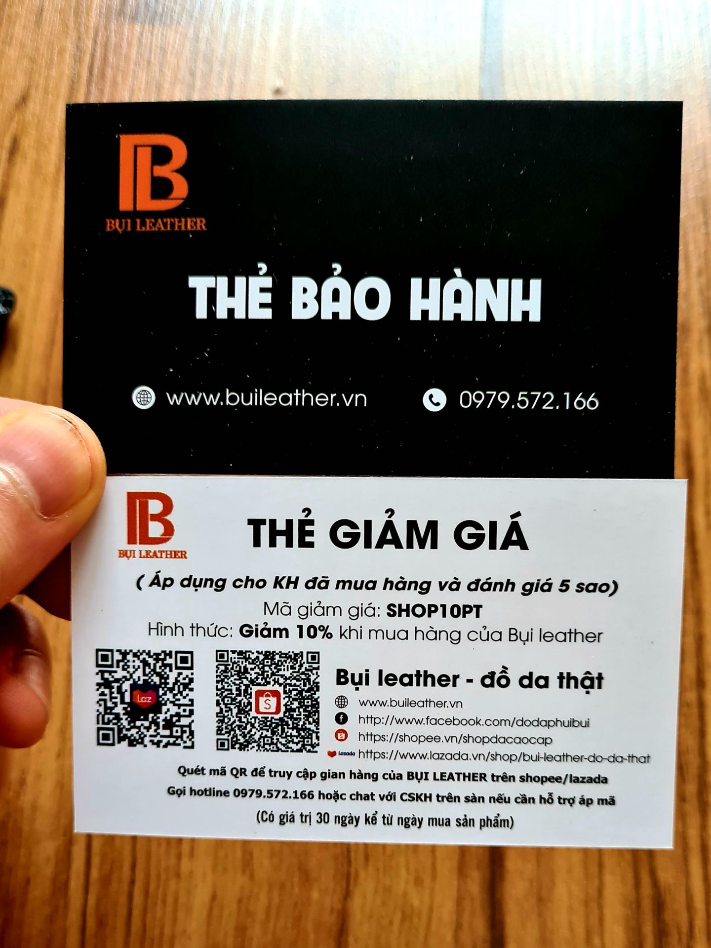 Shop dễ thương, hàng cũng được nhưng phải dùng lâu mới biết chất lượng ra sao, ví hơi to, bỏ túi sau hơi bị cấn!!!