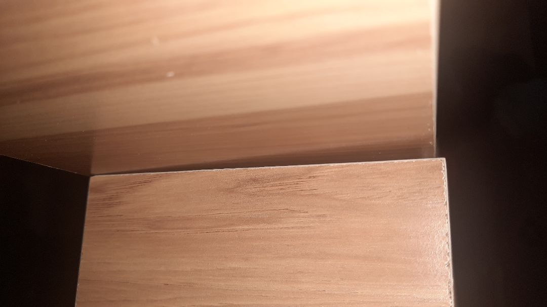 sản phẩm quá tệ. lỗ bắt vít thì méo xệch, nhắn tin *** hỗ trợ thì im re, ván thì bề mặt tưa. ngồi hí hoáy để đo và chỉnh lỗ lại mất cả tiếng đồng hồ. Nhà bán quá tệ