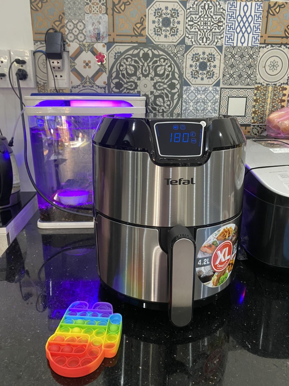 Chưa dùng thử vì đặt hàng trúng dịch,20 ngày mới nhận hàng được,nhận hàng nguyên hộp đẹp,máy nhìn đẹp chắc chắn 😊