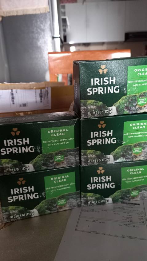 Hàng chất lượng không ổn, toàn mùi bột giặt, không có mùi thơm giống như mua trực tiếp từ Mỹ về. Không biết có phải mua nhầm hàng...