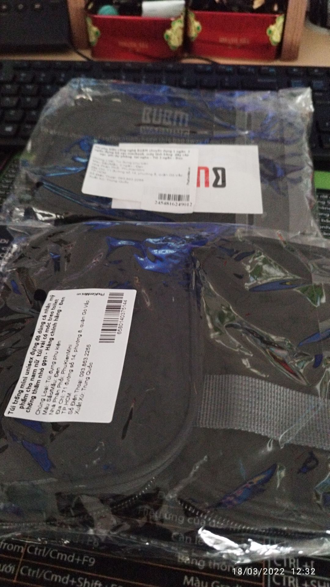 bự gần bằng tab 11" nhé. thấy khá ổn á. ngăn bự để vừa redmi note 11 pro nha.