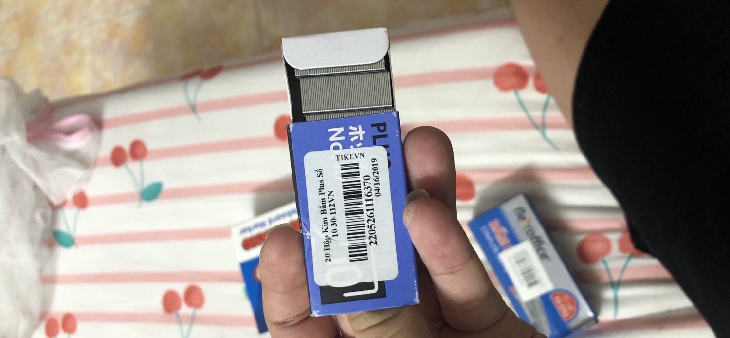 Đặt mua 40 hộp mà chỉ giao 2 hộp. Chẳng lẽ 1 hộp kim bé tẹo mà 51.000. Trong khi giá thị trường có 4.000