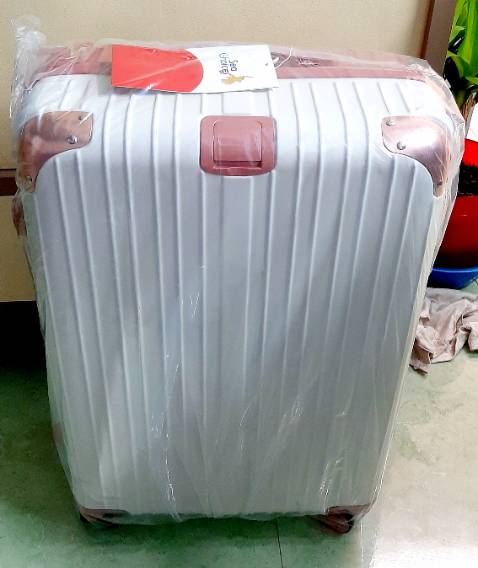 Shop uy tín. Giao hàng nhanh. Vali rất đẹp và chất lượng. Sẽ tiếp tục ủng hộ Shop ❤