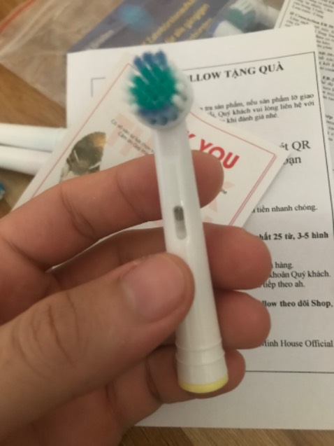 “có vô vàn sự lựa chọn trong hàng triệu cửa hàng mua sắm online, Cảm ơn quý khách đã chọn chúng tôi”!
đó là dòng chữ đầu tiên đọc được khi unbox kiện hàng của shop - cảm thấy shop làm việc rất có tâm  dù chỉ là sản phẩm không có giá trị cao nhưng rõ ràng chất lượng phục vụ của shop rất tốt, đó là cảm nghĩ của tôi khi nhận được hàng!
#cảm ơn cây bút mà shop tặng kèm nhé!!! many thanks