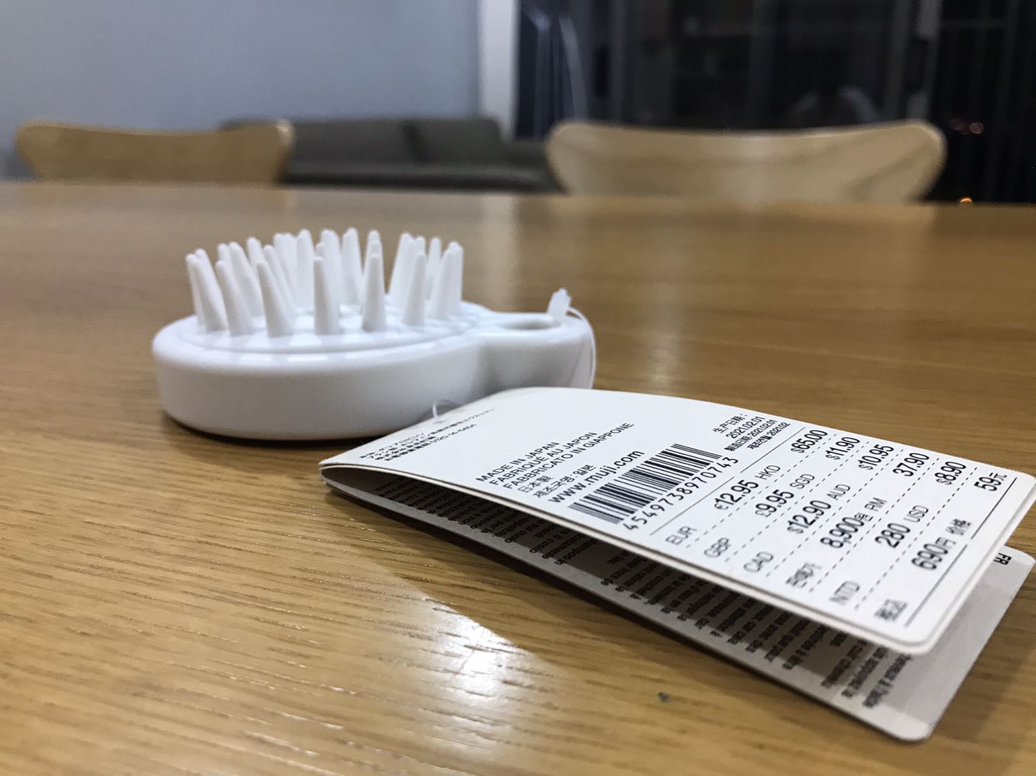 hàng chính hãng Muji luôn nha mọi người, xài rất tốt, lông bàn chải rất mềm luôn. Hàng thế này chính hãng mà giá rẻ thì quá tốt hàng chính hãng Muji luôn nha mọi người, xài rất tốt, lông bàn chải rất mềm luôn. Hàng thế này chính hãng mà giá rẻ thì quá tốt