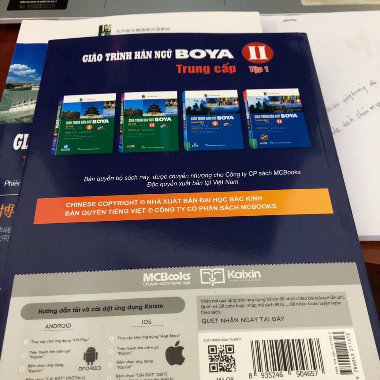 Sách thơm, gửi về không bị móp méo, rất vừa ý, giá cũng ổn. Nên mua nha mọi người