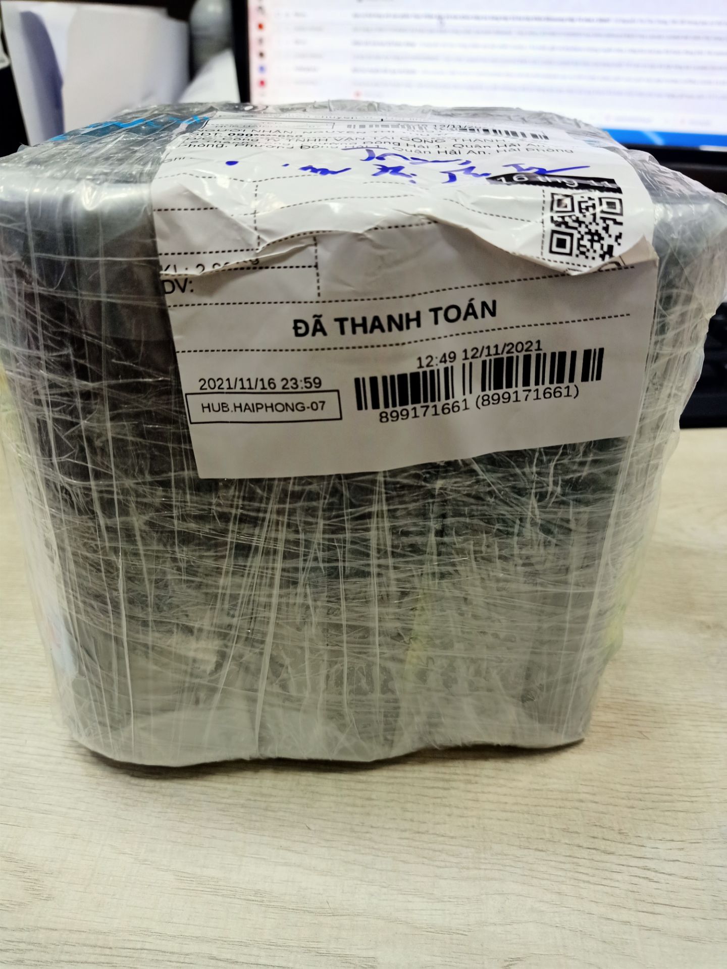 Chọn size cỡ đại nên hơi to so với thùng rác văn phòng, chắc size nhỏ thì phù hợp hơn.