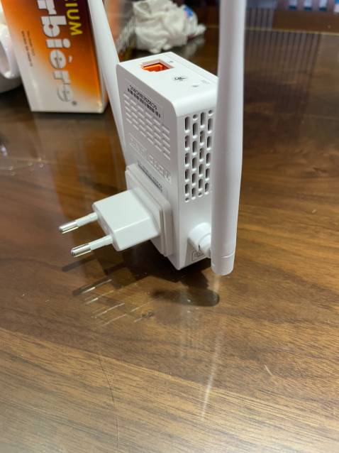 Tiki giao hàng nhanh ngay sau đặt hàng 2 tiếng. Sản phẩm nhận hình thức ok. Cài đạt dùng tạm ổn. Nhưng cho 1 sao vì nhà bán Máy tính Lanh Dung không xuất hóa đơn VAT. Trong khi đặt hàng đã ghi thông tin hóa đơn và giá đã có VAT