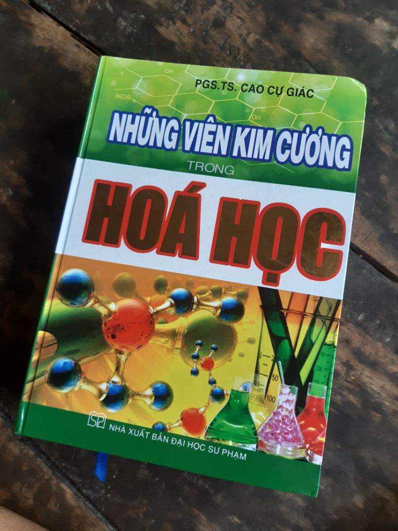 Sách tốt, dày và to hơn suy nghĩ. góc sách bị móp