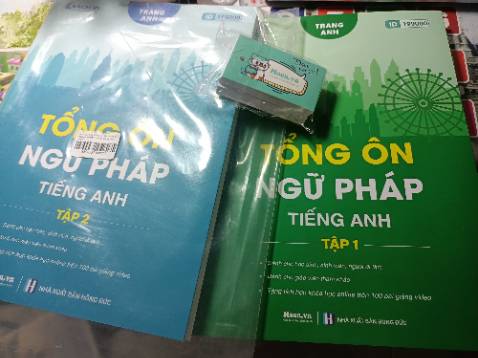 Sách rất hữu ích để luyện ngữ pháp. Có thêm khoá học trên Moon nữa và đáp án được giải thích chi tiết nên rất tiện để tự học. Cảm thấy quá hời khi mua 1 quyển sách vì nhận được quá nhiều tài nguyên.