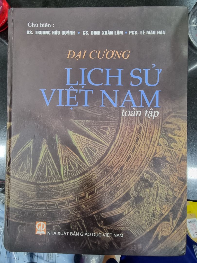 Giao hàng nhanh, đóng gói chắc chắn, rất phù hợp cho những ai đang nghiên cứu hoặc tìm hiểu về Lịch sử nước nhà.