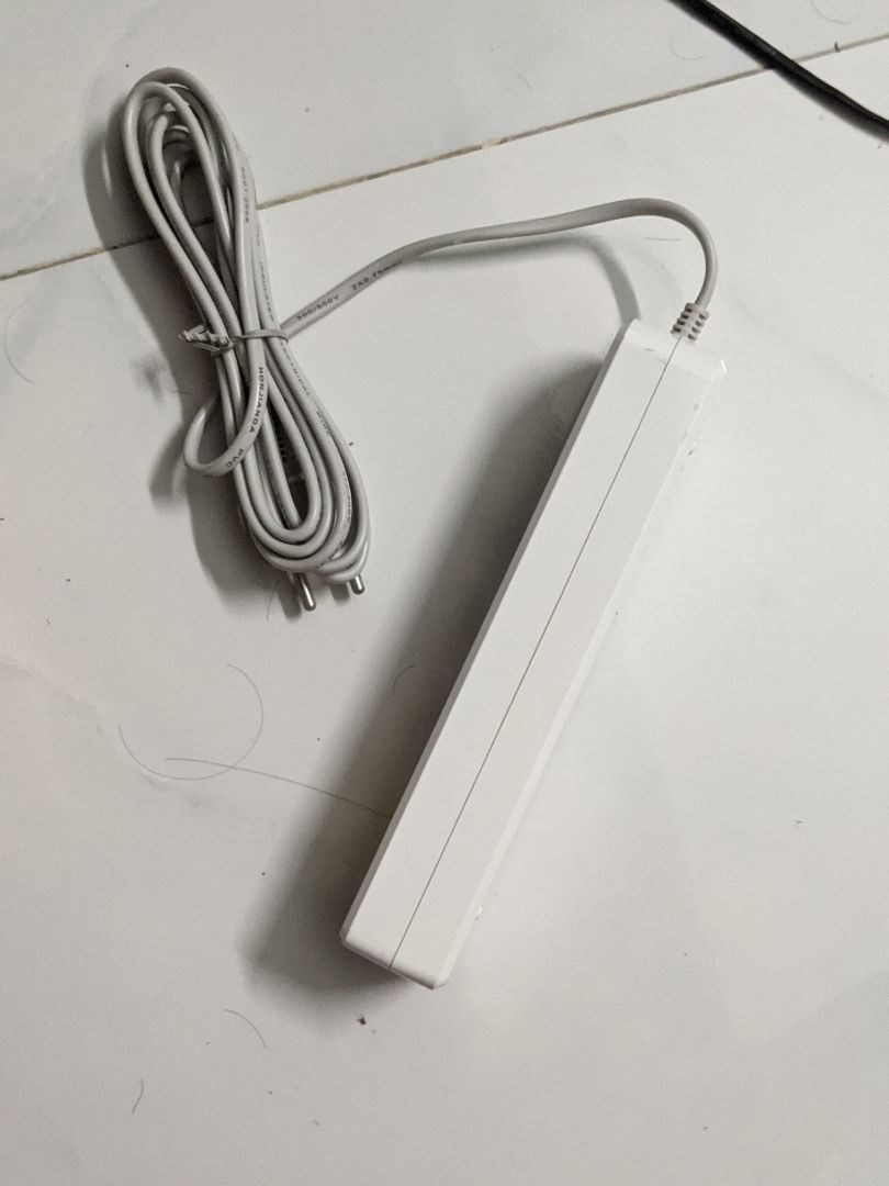 sản phẩm thiết kế đẹp mắt, nhìn hình tưởng nhỏ gọn,  mua về thấy hơi to