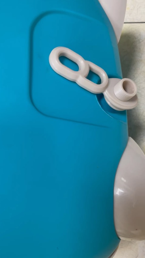 Ko dùng được do van xả bị gỉ nước