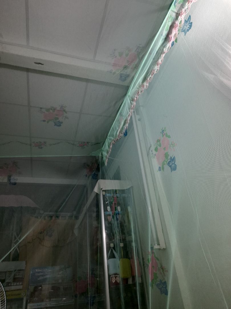 Mình thấy cũng được. May thẳng góc vừa vặn... Tuy nhiên đem giặt trước khi xài thì mấy hoa màu hồng bị phai màu...còn chất lượng lưới có bền hay ko thì phải xài 1 thời gian mới biết ạ.