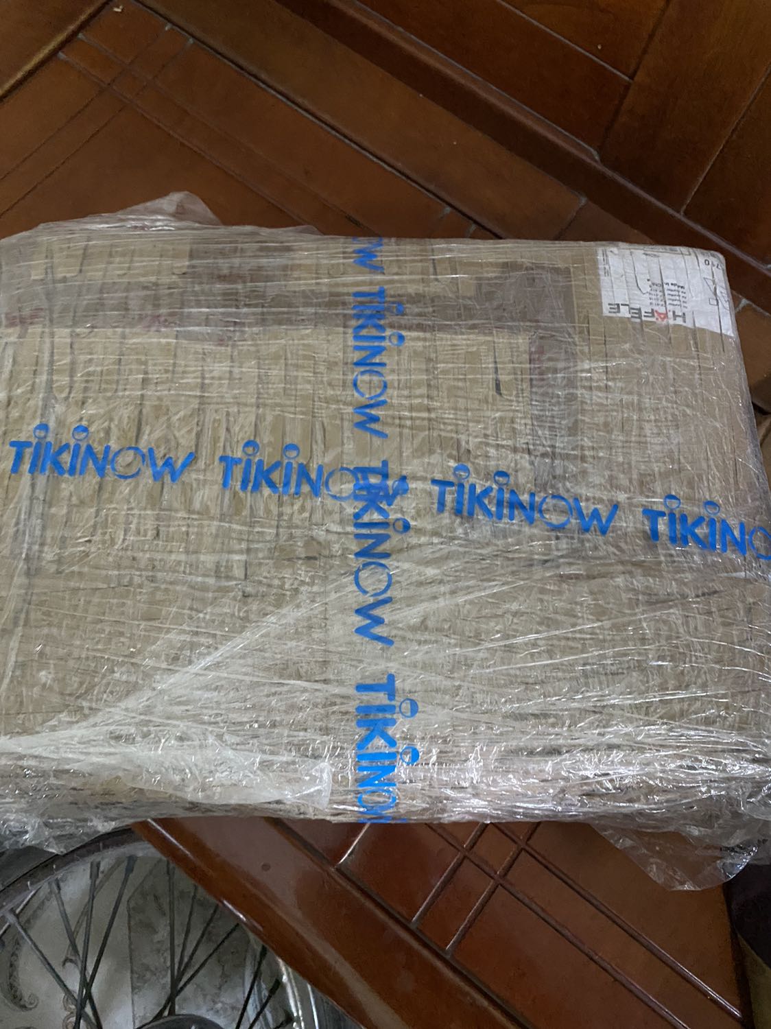 Hàng đóng gói cẩn thận,mua đợt km dc tặng thêm 1 lốc sting đỏ nữa :). Chất lượng ok. Hạn sd mới sx còn dài. Sẽ ủng hộ tiếp :)