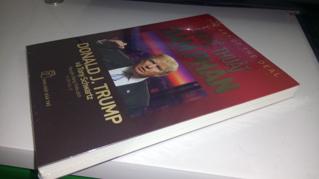 Sách chính hãng, mới 100%, bọc cực kì cẩn thận. Cực kì ưng ý luôn.