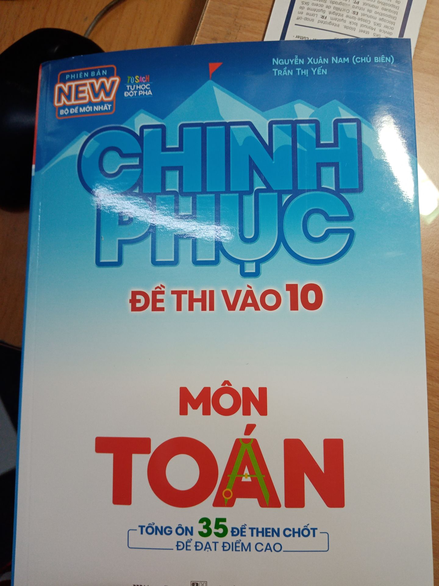 Sách hay, bổ ích, gồm nhiều chuyên đề lí thuyết chi tiết, cặn kẽ. Có nhiều đề tự luyện rất thiết thực,đáp án rõ ràng. Tuyệt vời.