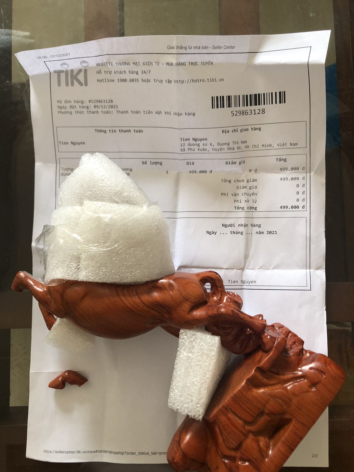 Nhận hàng bị  gãy chân, đề nghị đổi lại sản phẩm khác