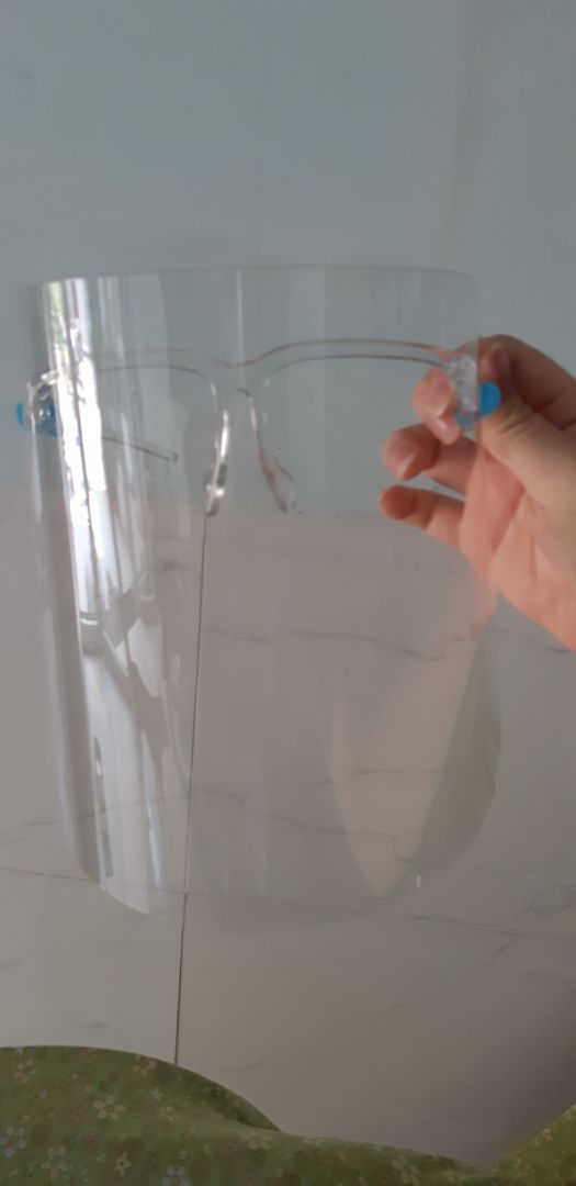 Đóng gói cẩn thận, kĩ lưỡng. Dịch dã nên có gì mình cũng cẩn thận hơn. Mua về xịt cồn để ngoài sân 15 phút rồi đem vào. Xài cũng tất chắc chắn, ổn. 
Mình rất cảm ơn nhà bán và Tiki.