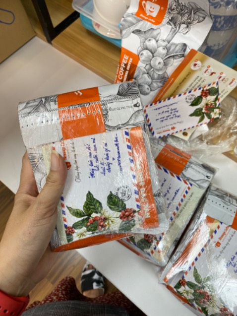 Kỳ nay lên giá cao quá mà đóng gói ko bằng lúc trước nữa. Gắn bó khá lâu nhưng chắc phải chia tay nhau thoai 😊