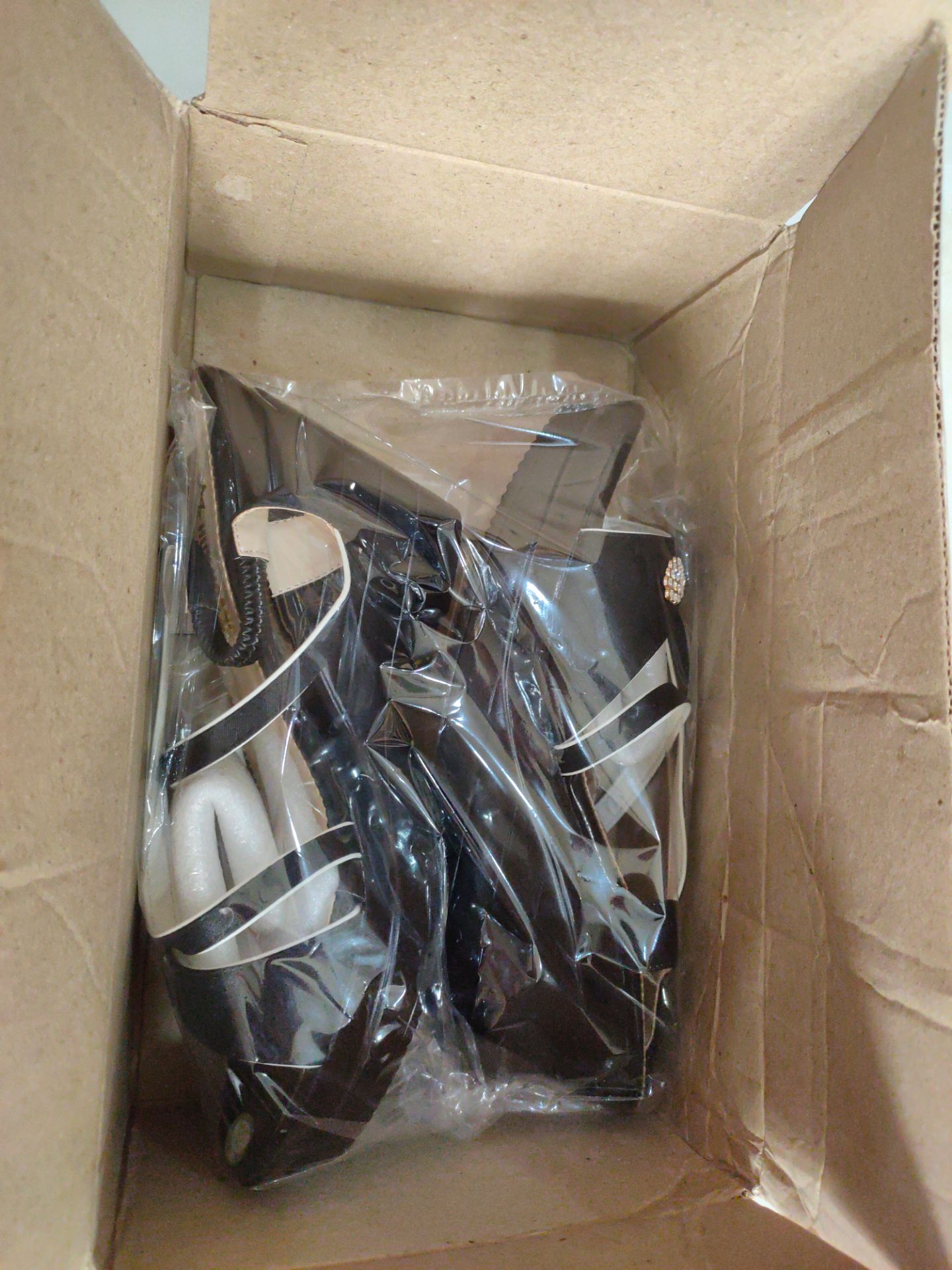 Giày nhẹ, Đẹp chắc chắn mua đôi thứ 2 rồi thấy tốt sẽ tiếp tục ủng hộ