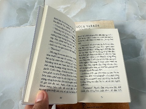 bản khổ nhỏ cầm rất thích tay, chữ bên trong không quá nhỏ, chất giấy không giống bản HP 7 cuốn.  săn deal trên Tiki giá giảm gần một nửa. 
tiki giao hàng nhanh bản khổ nhỏ cầm rất thích tay, chữ bên trong không quá nhỏ, chất giấy không giống bản HP 7 cuốn.  săn deal trên Tiki giá giảm gần một nửa. 
tiki giao hàng nhanh