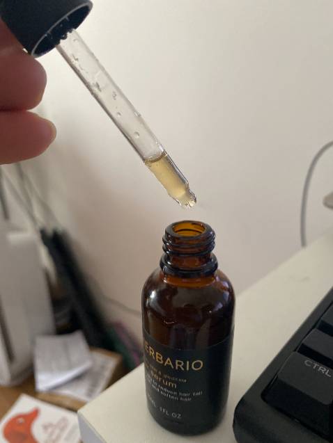 Serum rất tốt, không bị bết dầu sau khi sử dụng. Chân tóc có vẻ thoáng hơn. Chị em mình đang dùng chung, khác loại da đầu nhưng đều rất ổn. Tranh thủ mua thêm combo 3 hộp để dùng luôn. Serum rất tốt, không bị bết dầu sau khi sử dụng. Chân tóc có vẻ thoáng hơn. Chị em mình đang dùng chung, khác loại da đầu nhưng đều rất ổn. Tranh thủ mua thêm combo 3 hộp để dùng luôn.