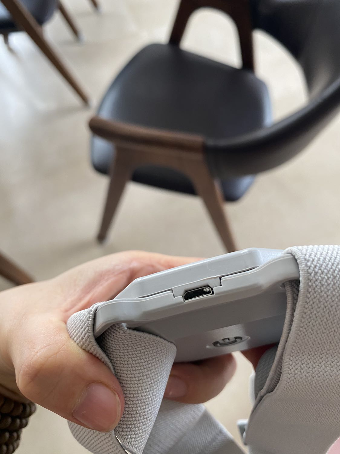 Đầu cắm sạc bị lỗi, ko cắm được! Để nghị đổi