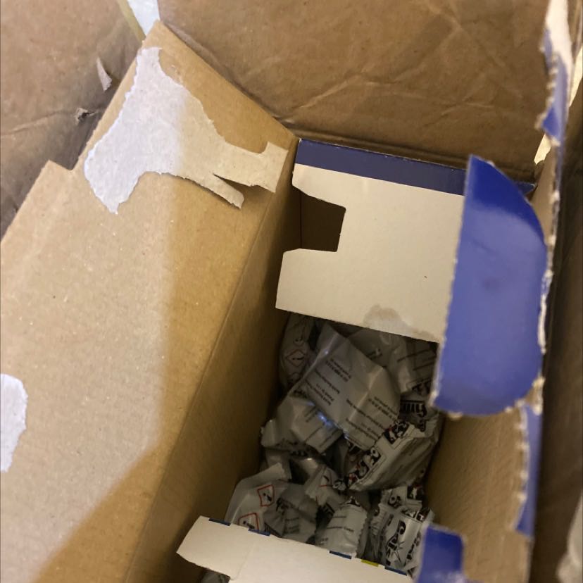 Sản phẩm tạm ổn. Tuy nhiên sau khi rửa thì hơi có mùi và sờ bát vẫn cảm thấy hơi nhờn. Không biết có an toàn không nữa! Hi vọng là ok.