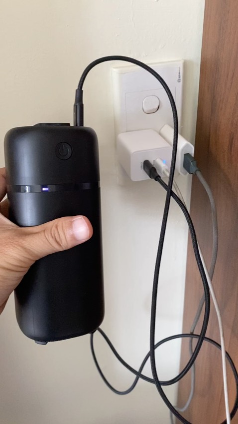 Củ sạc tốt nha, nhìn nhỏ gọn, sạc nhanh cho cả 2 máy cùng lúc