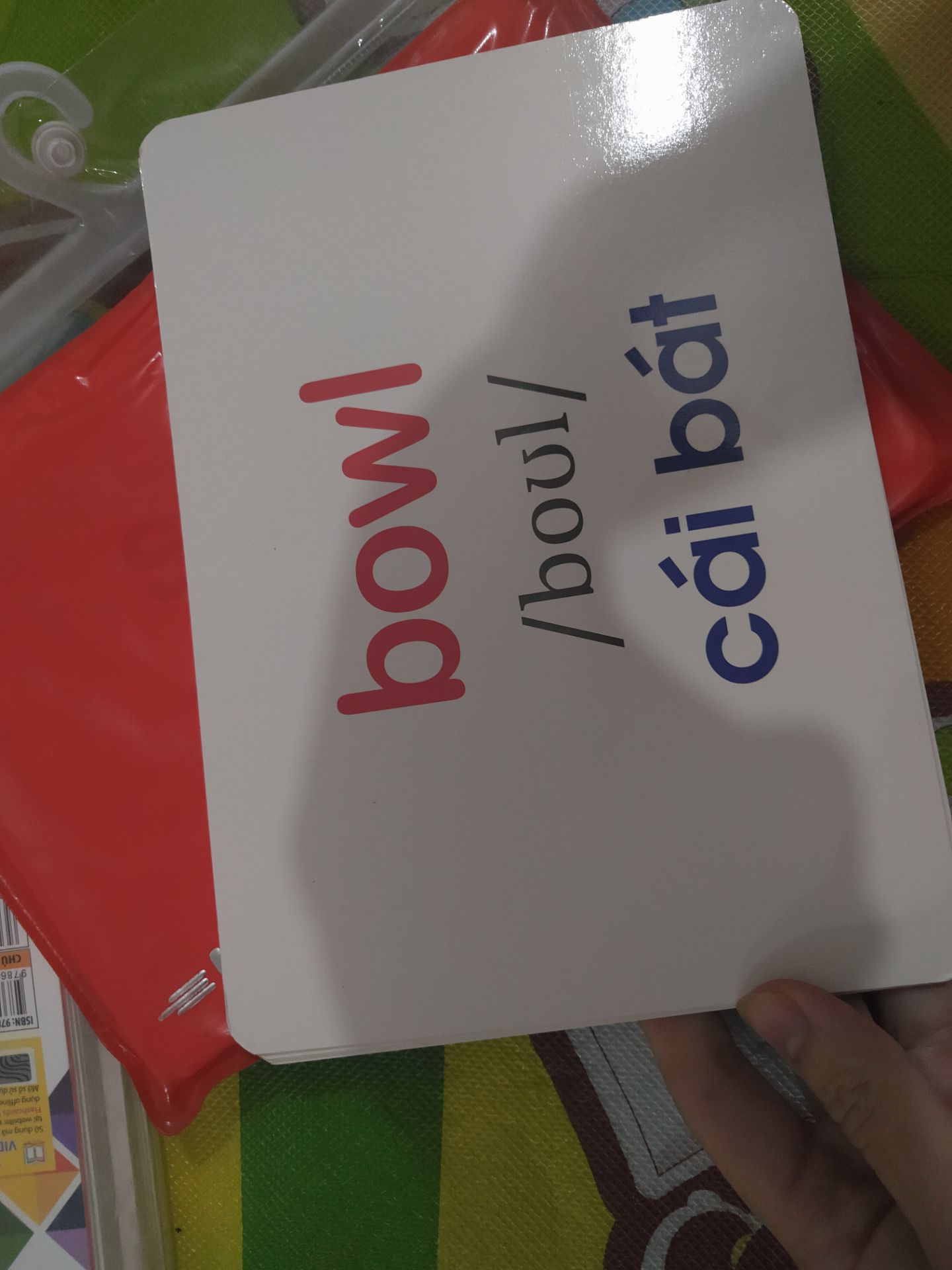 bé nhà mình thích lắm. suốt ngày bắt mẹ cho xem. tiki giao hàng nhanh, đóng gói cẩn thận.