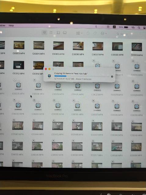 Mình mua để xài trên Macbook Pro M1, copy thử 18GB thì nó tốn hơn 3 phút. Khá ấn tượng vì giá cũng rẻ nhưng tốc độ này thì mình khá hài lòng. 
Nhu cầu của mình chỉ cần xài thẻ SD thôi chả cần cắm chuột hay bàn phím nên mua cái này nhỏ gọn tiện lợi mà tốc độ nhanh. Thiết kế cũng khá sang á, bề mặt kim loại các thứ.
Nói chung là thấy đáng tiền. Mình mua để xài trên Macbook Pro M1, copy thử 18GB thì nó tốn hơn 3 phút. Khá ấn tượng vì giá cũng rẻ nhưng tốc độ này thì mình khá hài lòng. 
Nhu cầu của mình chỉ cần xài thẻ SD thôi chả cần cắm chuột hay bàn phím nên mua cái này nhỏ gọn tiện lợi mà tốc độ nhanh. Thiết kế cũng khá sang á, bề mặt kim loại các thứ.
Nói chung là thấy đáng tiền.