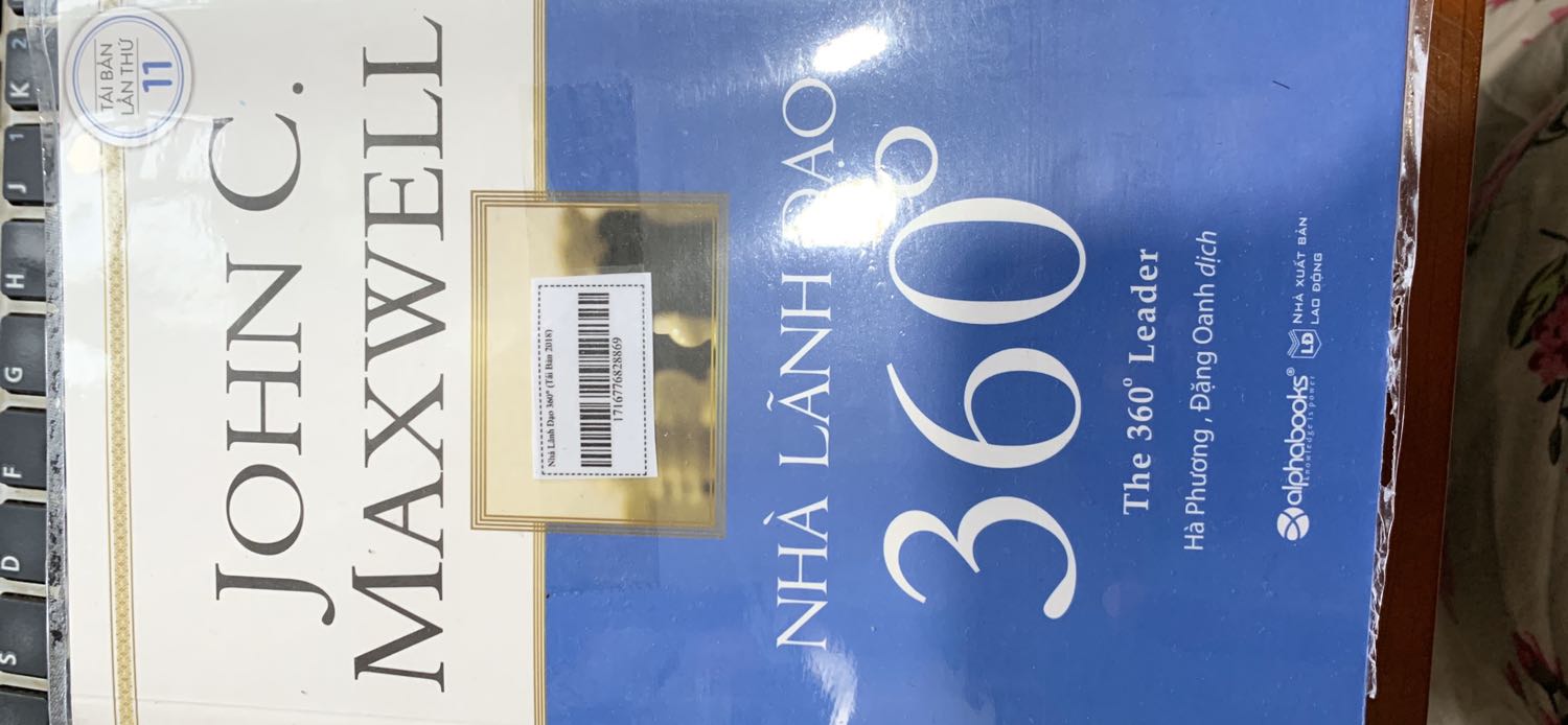 Trước giờ mình đều mua sách trên Tiki và đều hài lòng vì cách phục vụ rất tốt của Tiki, từ giao hàng nhanh đến bọc bookcare rất đẹp. Riêng lần này mình thật sự rất không hài lòng. Tiki giao sách nhanh hơn dự kiến nhưng sách mình nhận lại được bọc rất cẩu thả, đường viền dập nham nhở, thậm chí vừa cầm lên đã bung ra. Tiki nên xem lại chất lượng phục vụ! Hy vọng đây là lần đầu tiên cũng là lần cuối cùng mình thất vọng về Tiki như này!