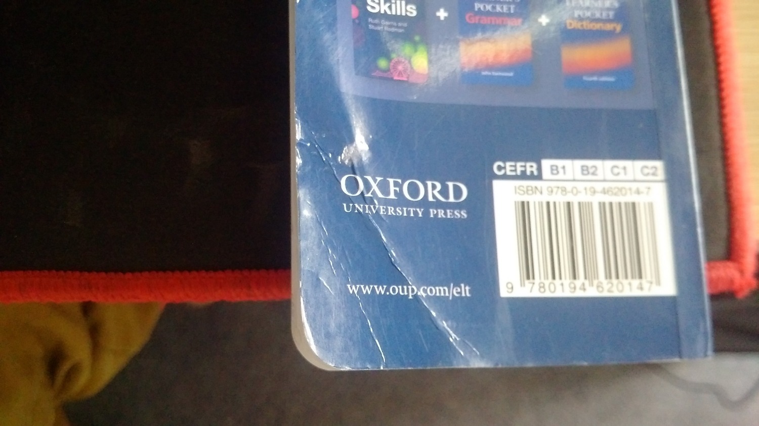 Mình vừa nhận được vào trưa nay. Sách bị quăn góc, bìa gãy, giấy 1 số trang còn bị nhàu. cảm giác như mua phải 1 quyển đã qua sử dụng vậy. Hình thức khá tệ. Hoàn toàn ko hài lòng về chất lượng sách nhận được lần này.