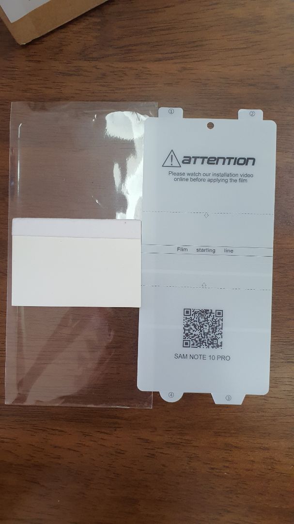 mình đặt note 10 plus giao note 10 pro. hàng vỏn vẹn 1 miếng dán và cây đẩy. shop vui lòng trả lời