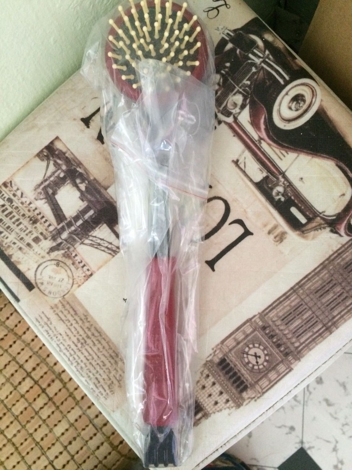 Mình mới nhận hàng, đóng gói cẩn thận. Dùng thử rất ok luôn, lâu dài thì chưa biết nhưng hiện tại rất vừa ý. Đầu gai êm không bị đau, lực đàn hồi rất tốt.